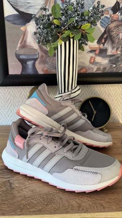 Дамски маратонки Adidas номер 37 1/3