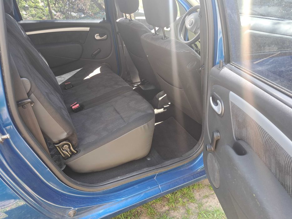 Vând Dacia Logan cu motor Renault 1.6 16V