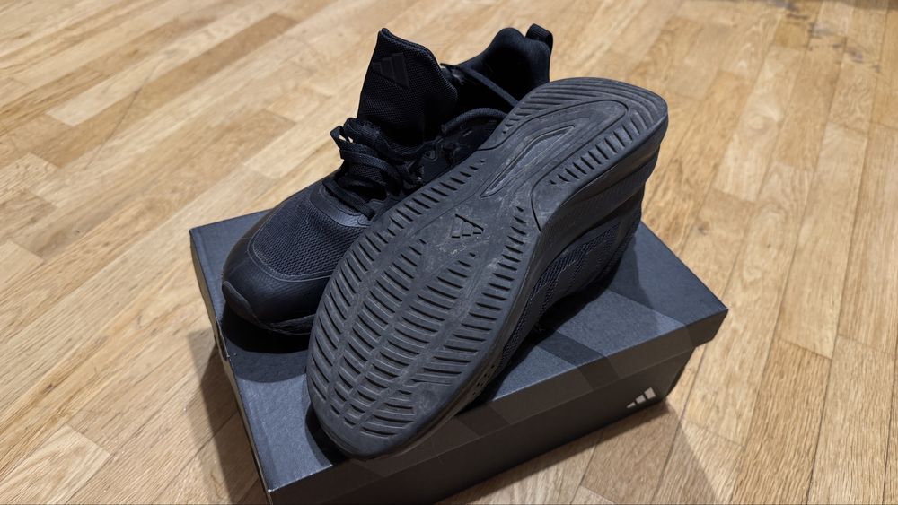 Кроссовки Adidas 40