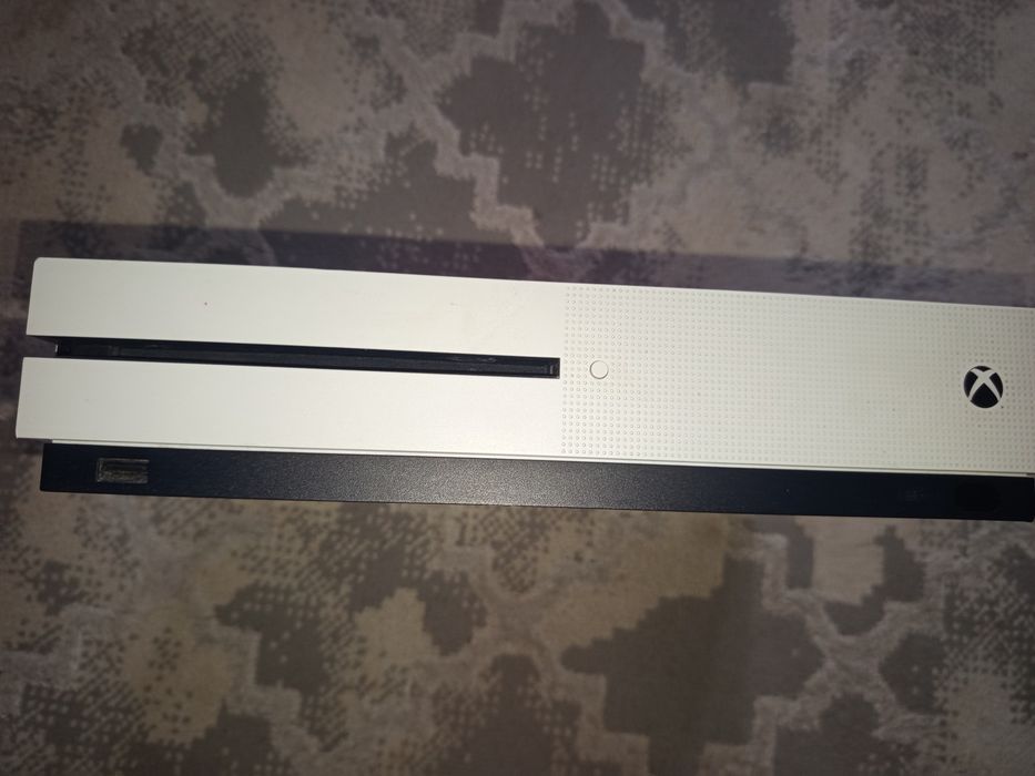 Xbox One S с Дисководом