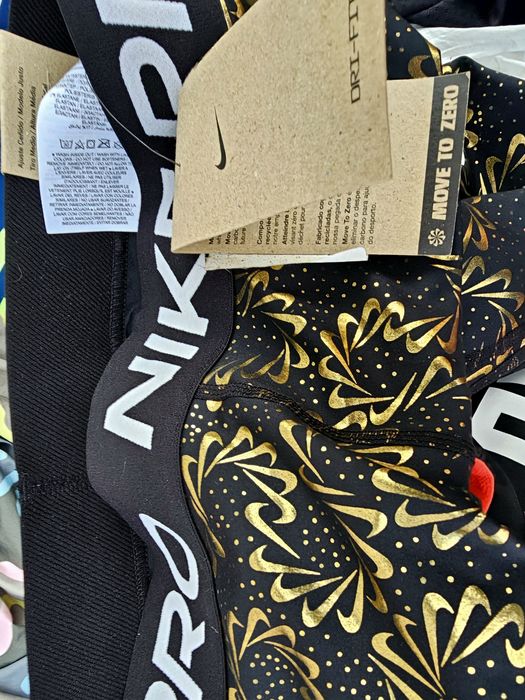 Nike оригинален дамски клин Л размер нов