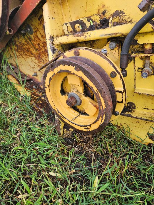 Grup cutit heder paioase New Holland