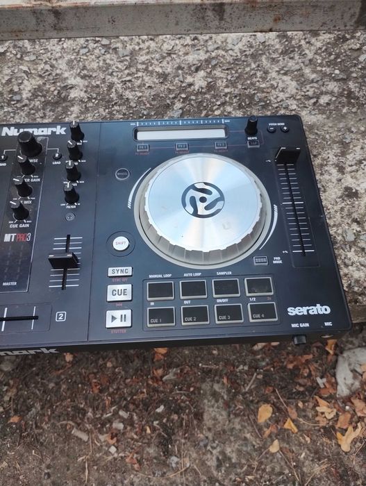 DJ mixser Numark pro 3  .Перфектна ДиДжейконзола