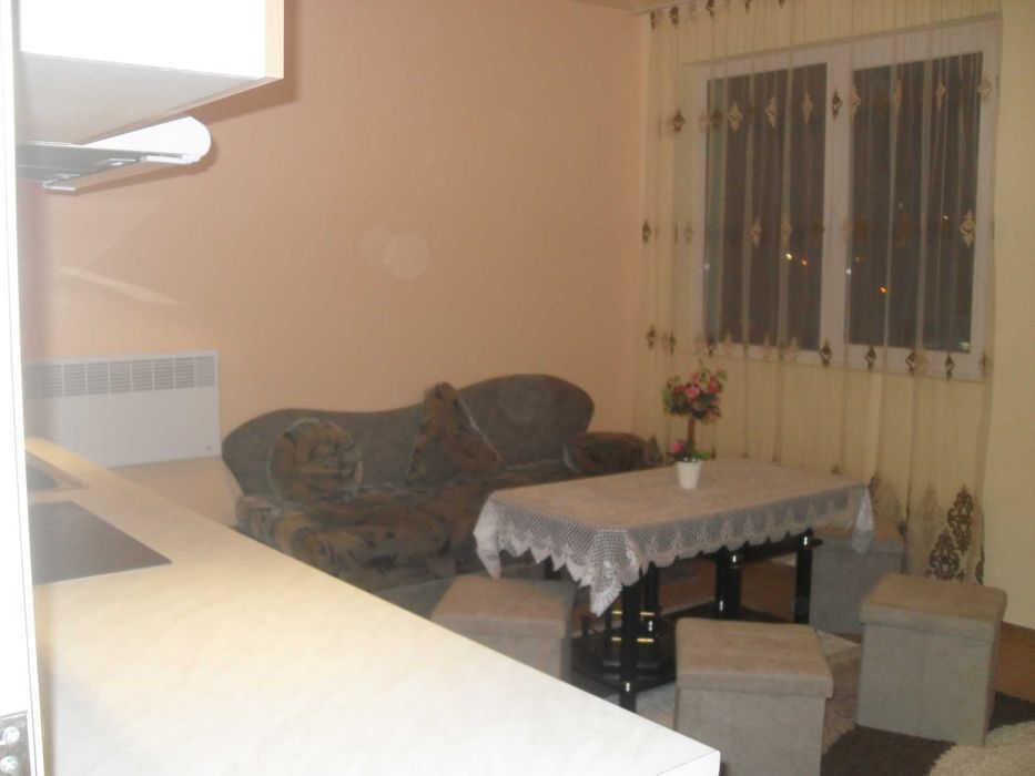 Дава се под наем Двустаен апартамент в Бургас, Меден рудник - зона Б - 55 кв.м за 165 € - Снимка #4