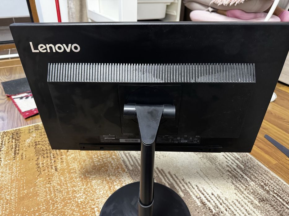 Monitor LED IPS Lenovo ThinkVision T22i-10 Full HD 21.5" reglabil cu hub USB