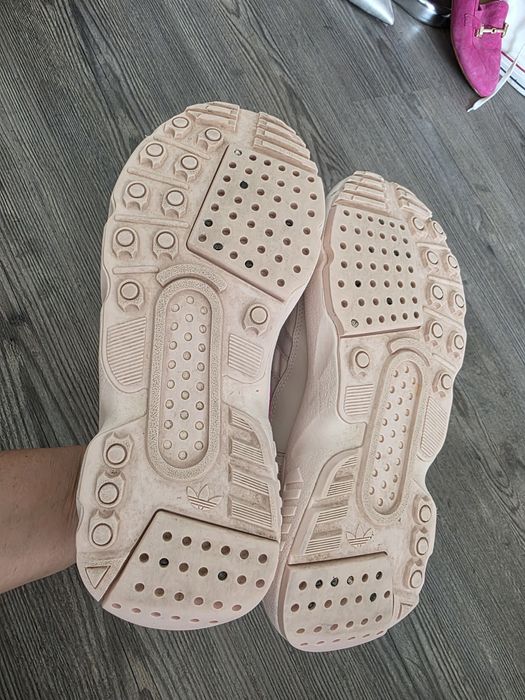 Adidas,  nr 36, int 22,5 cm, pret 160