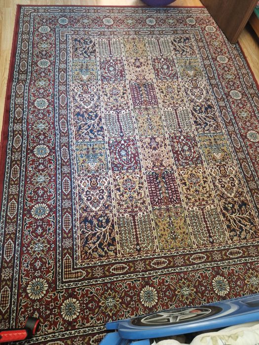 Продавам използвани Килими и пътеки . Про закупуване на куп може да се