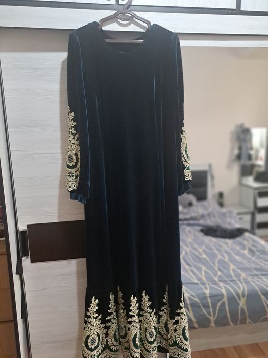 Продам срочно платье