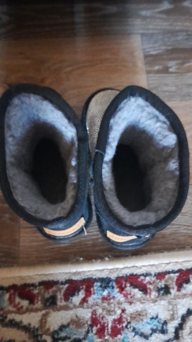 Продам угги 30 размер