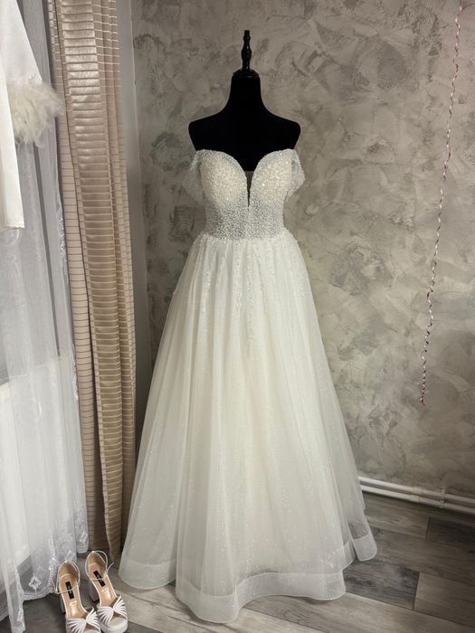 Inchiriez manechine / bust nunta Rochie de mireasa Costum de mire - Ginerica Costum copil