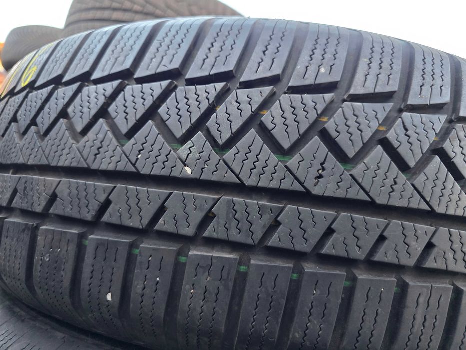 2бр Зимни гуми 215 70 16 - Continental