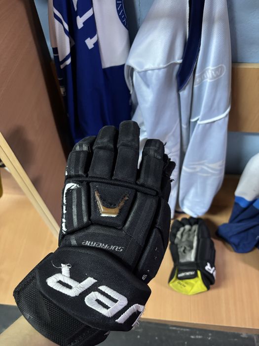 Продам хоккейные краги