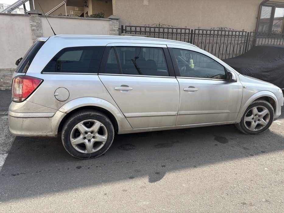 Opel astra h avariat  motor 1.7 cdti