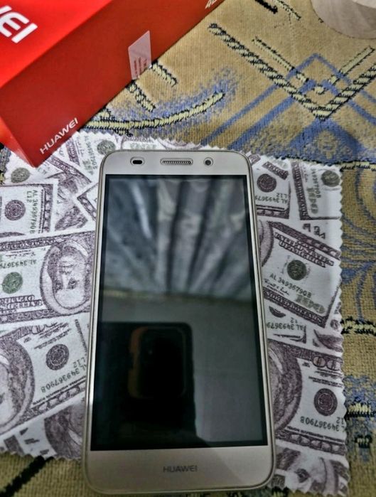 Huawei Y3 телефон