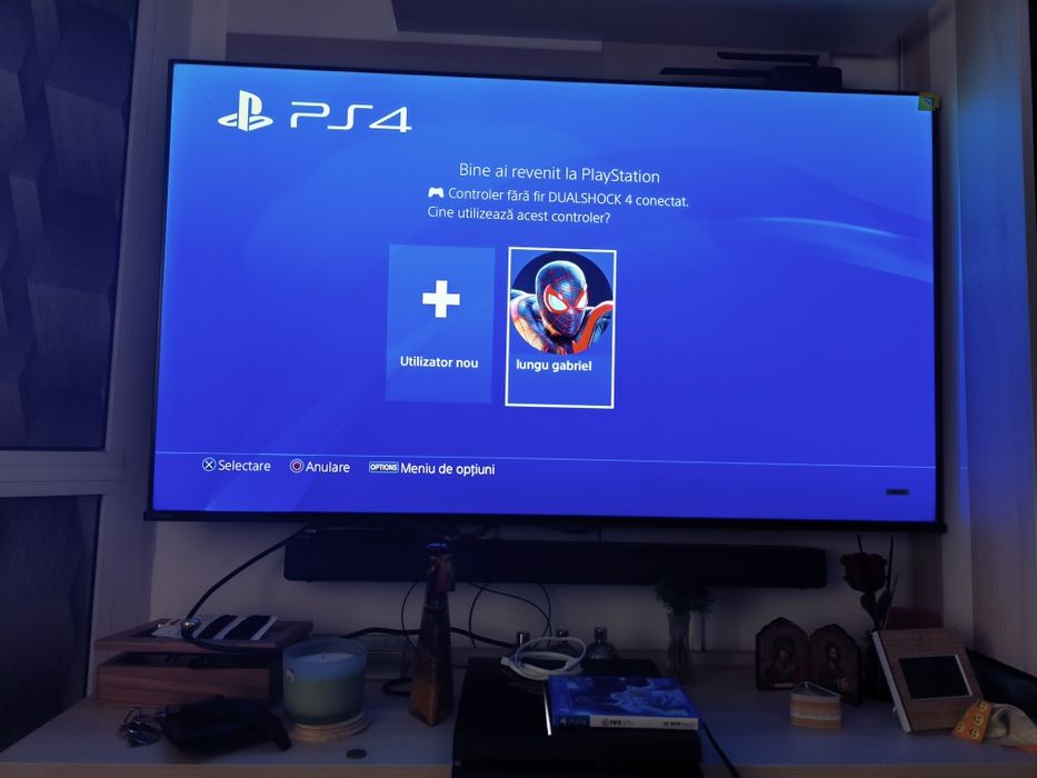 PS  4  play station
