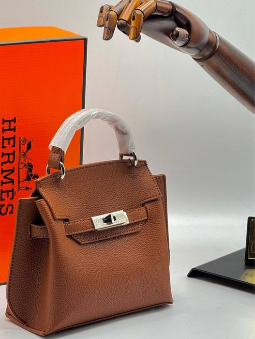 Geanta Hermes noua !!! Dimensiuni 22/18 !!!