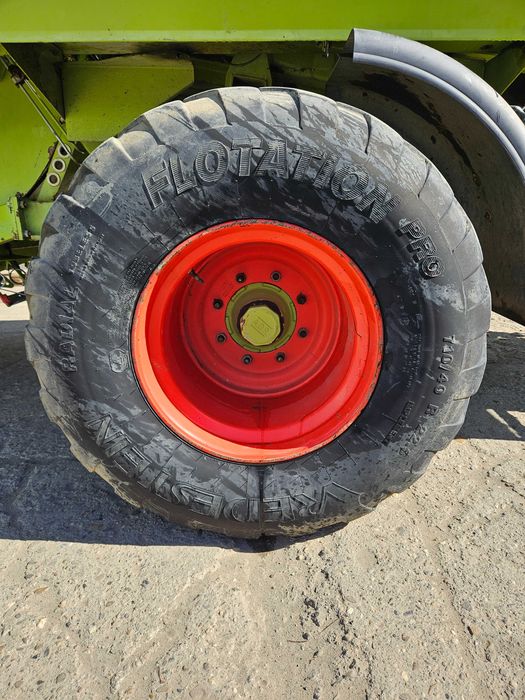 De vanzare presa de balotat Claas Quadrant 2200 — poza 8