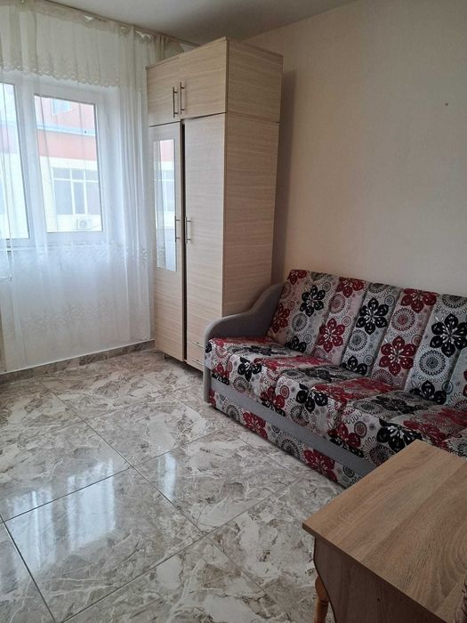 Persoana fizică vind cameră cămin POITIERS (SOCAR) ET.2 17 M. PATRATI RECENT RENOVAT,BAIE ,DUS,MOBILA NOUA