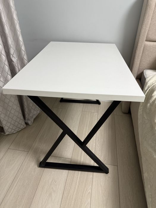 Продается стол для учебы