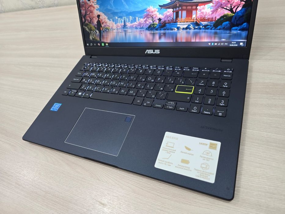 ASUS, 4-х ядер, RAM 8Gb, SSD 256Gb, Full HD IPS