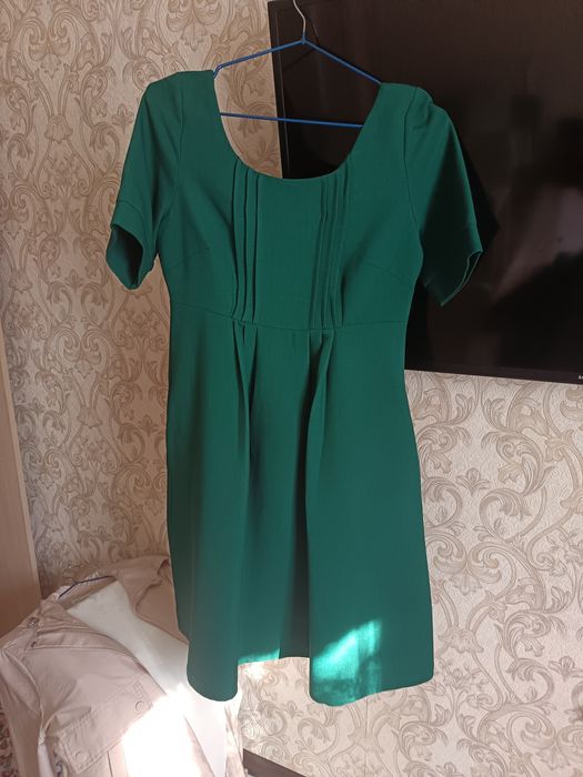 Платье короткое зелёное