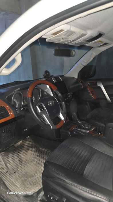 Продается машина Toyota Land Cruiser Prado