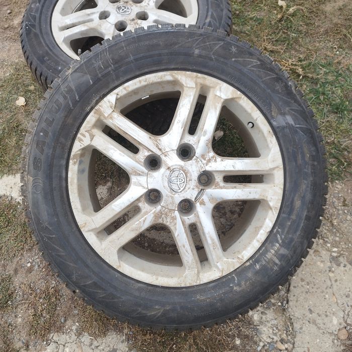 Зимние шины дисками 275/55 R20