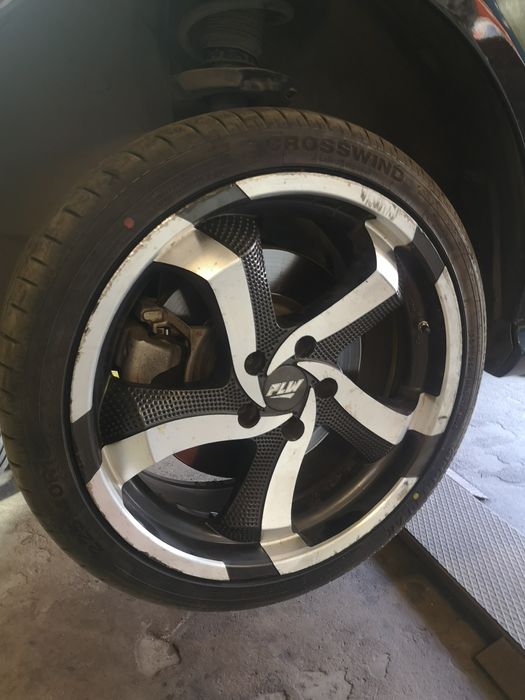 Джанти 18 ки с втулки и вентили за налягането оригинални