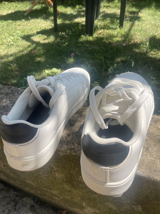 Бели обувки Зара