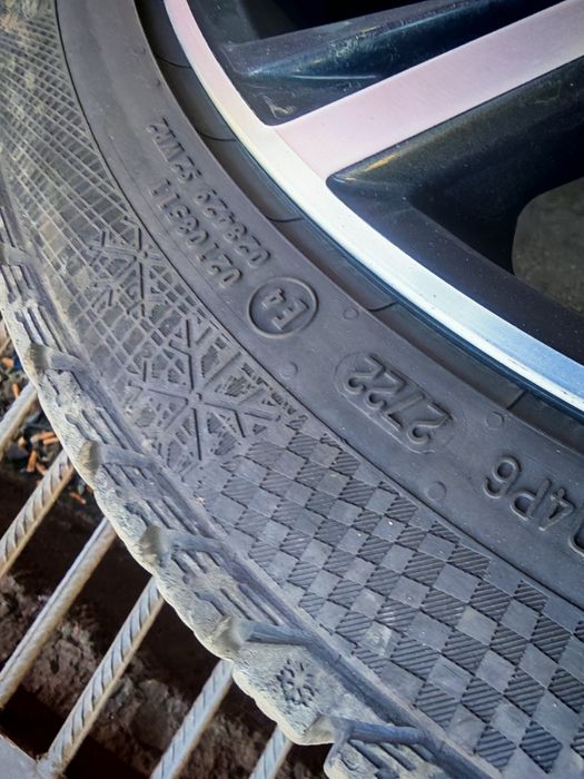 Продавам 4 зимни гуми Continental Winter Contact TS 850 S, 245/40/19, ДОТ 2722.