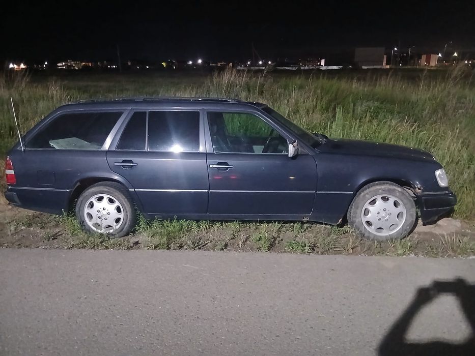 Продам машину Mercedes-Bensz E200