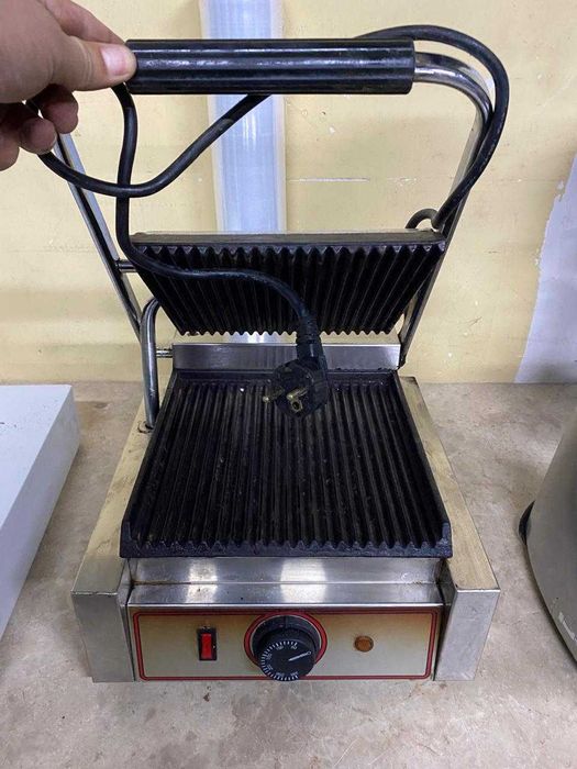 Контактный гриль на 220v