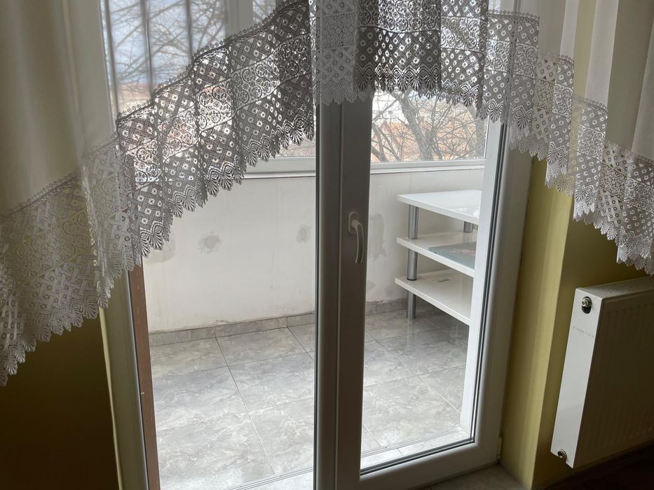 Dau în chirie apartament cu 3 camere str. Dimitrie Cantemir