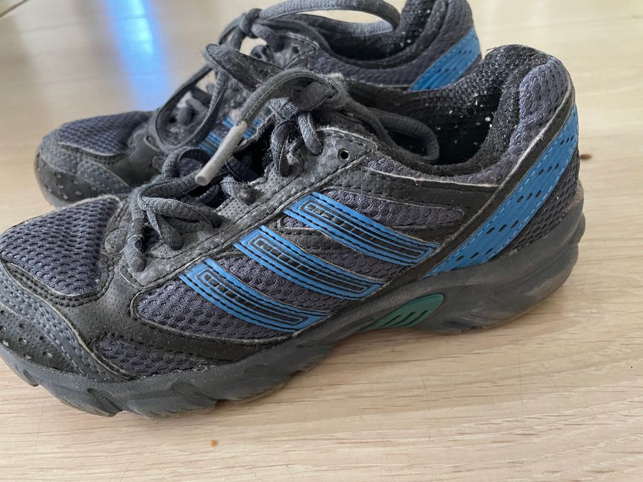 Lot 2 perechi pantofi sport Adidas și New Balance mar 31 32