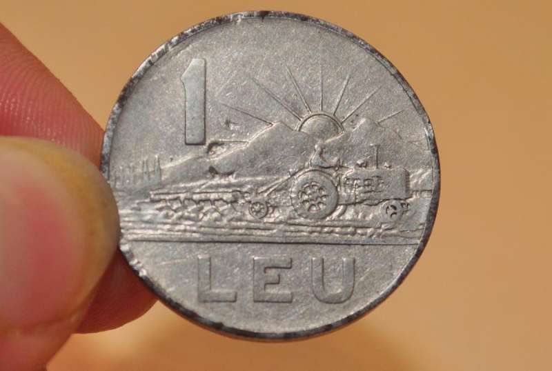 Продавам стари монети