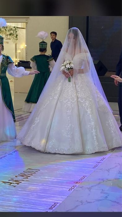 Свадебное платье