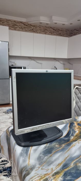 Продам мониторы HP