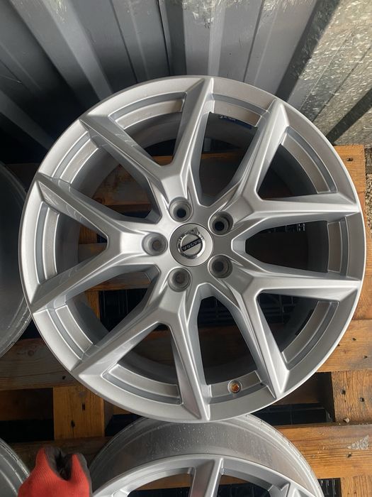 18 цола 5 х 108 мм Воло Volvo XC 60 , XC 70 , XC 40 , V 40 , V 60