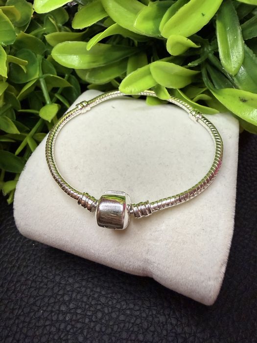 Посребрена гривна