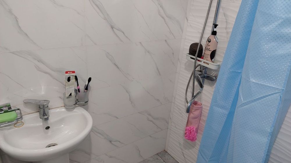 Makler xaqi bor Sergeli dehqon bozor ro'parasidagi mahalla