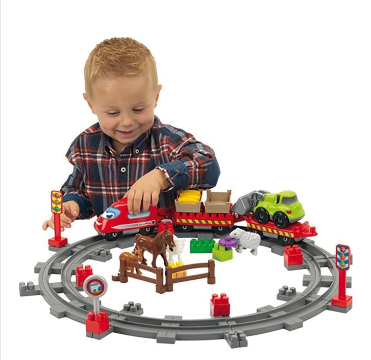 Tren/trenulet cu sine si accesorii, nou la cutie