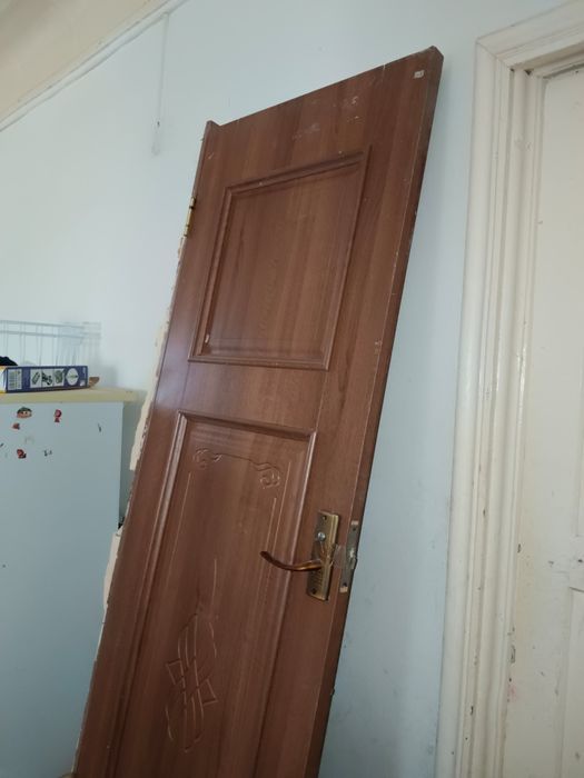 Есік сатылады...
