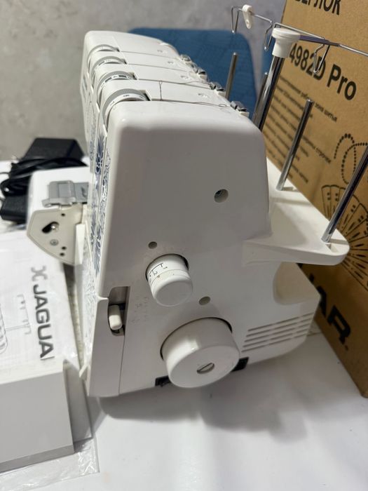 Швейная машинка и оверлог