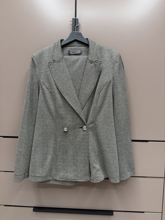 Продам женскую одежду. 42-44
