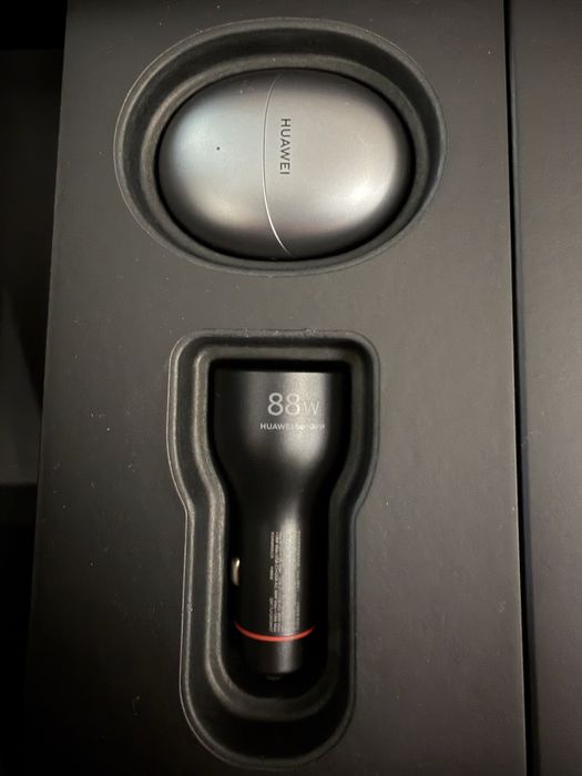 HUAWEI Mate XT Ultimate Design 16/512 GB – GBox, пълен комплект