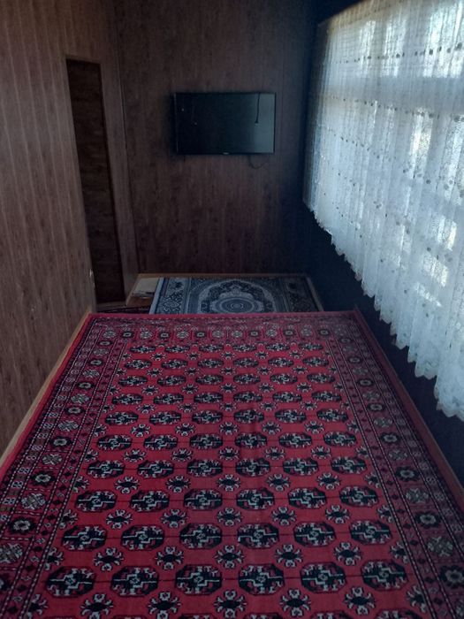 3 xonali uy 8mikrorayonda.