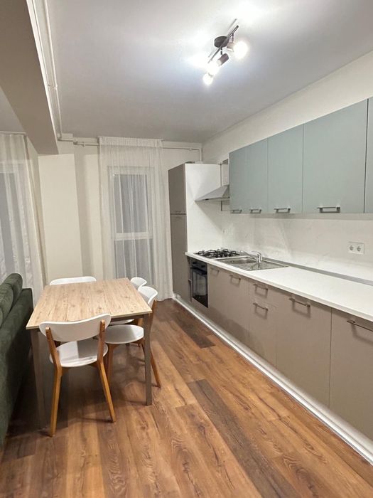 Inchiriez apartament