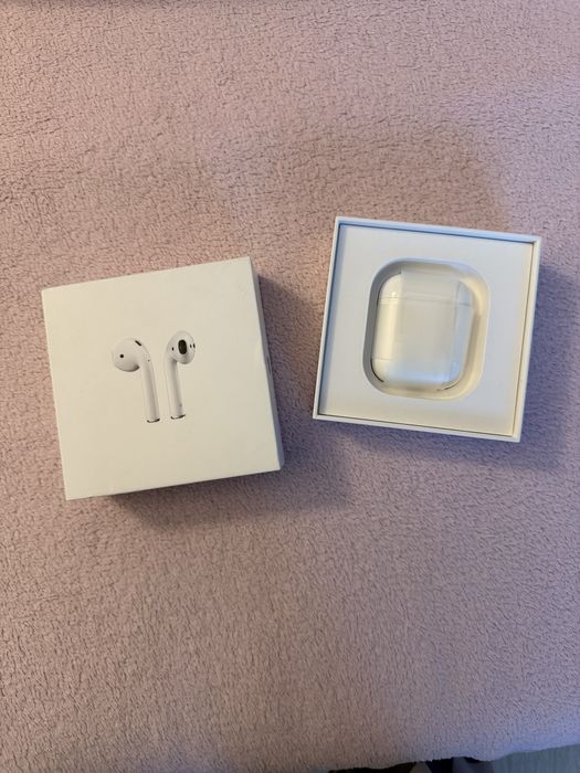 Продам Airpods 1
