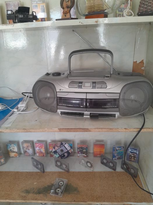 Магнитофон LG 1996 Г.