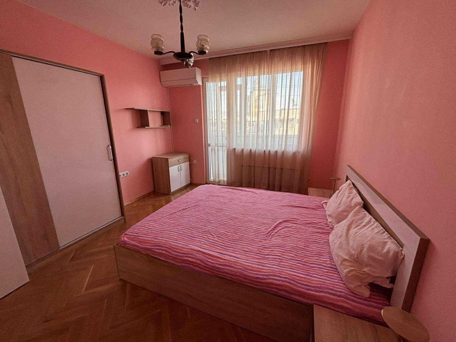 Дава се под наем Четиристаен апартамент в Варна, Център - 100 кв.м за 747.66 € - Снимка #5